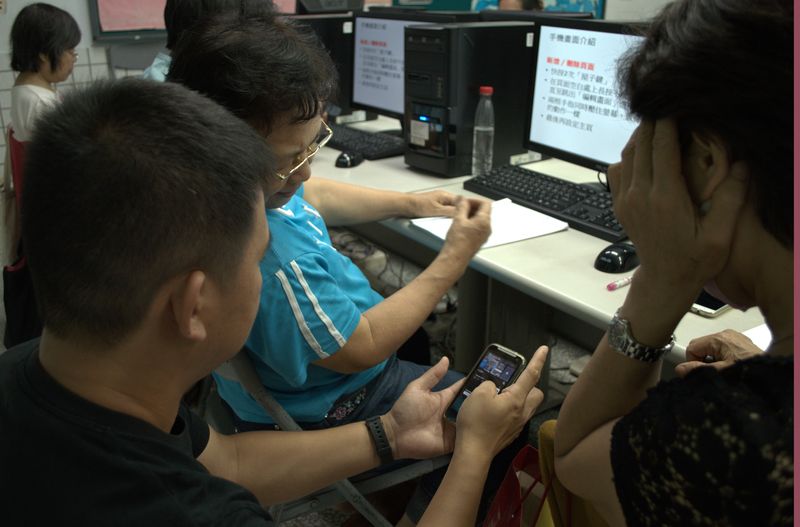 講師講解學員提出的問題