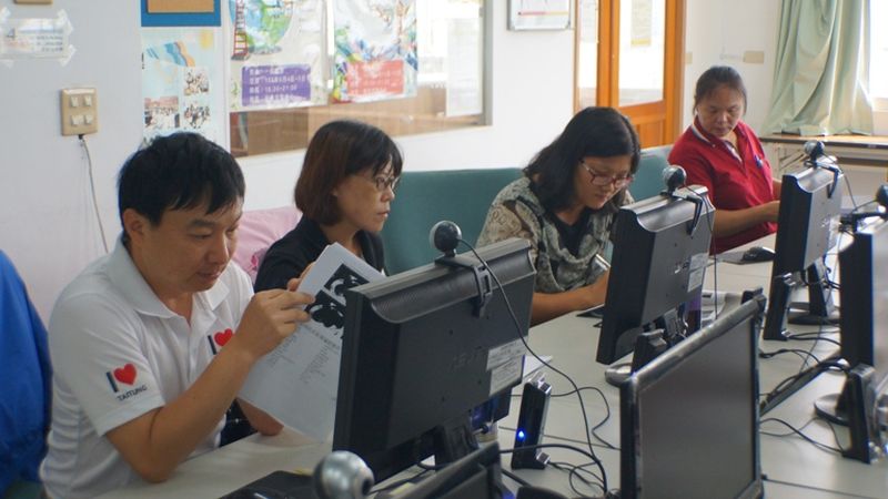 學原透過講議，細心研讀勤做筆記