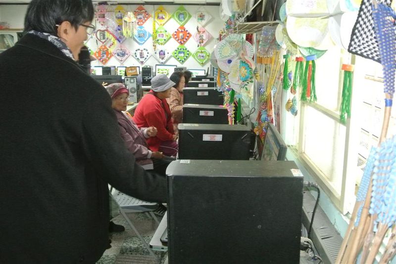 美編很重要的修圖軟體，在DOC講師的教學下學員一步步操作