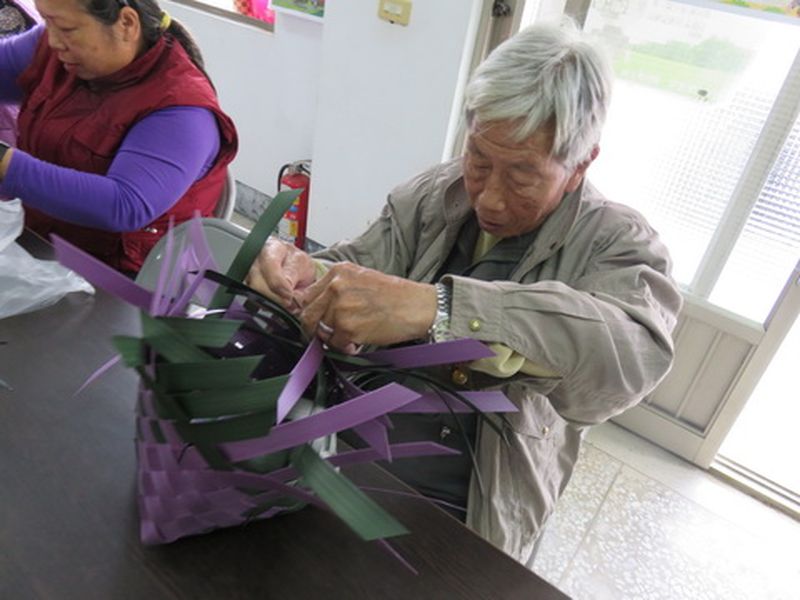 若有學員在操作上遇到困難，講師立即幫忙與協助。