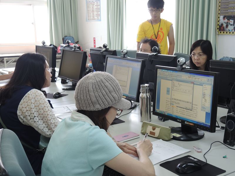 學電腦的好處有很多,學文書處理軟體可以用來製作表格、簡報等等,對未來職場有一定很有幫助.