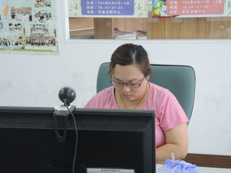 課程從製作圖表開始，圖表的功能變化非常的多，善用其功能可以製作出自己所想要的模式