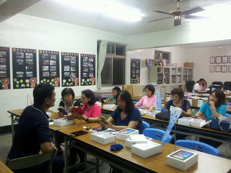 最先介紹的是交通相關的時刻查詢APP，方便學員規劃出遊行程