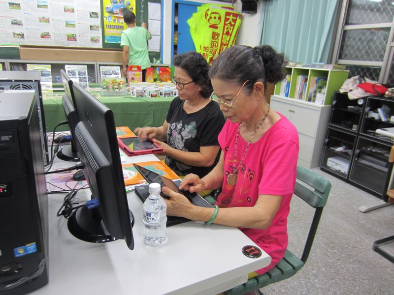 學員們開始練習囉