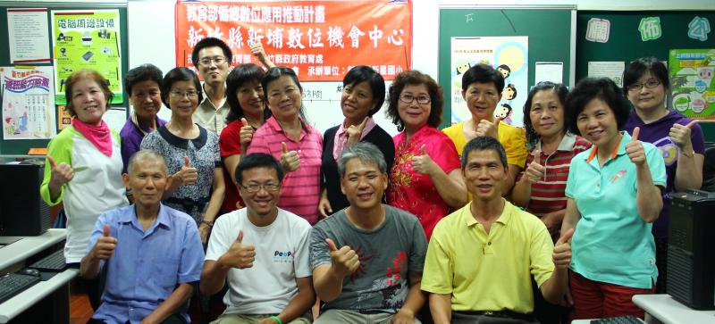 新埔 DOC 開設「PeoPo公民新聞」培植在地記者與自媒體的力量，鼓勵民眾拿起DV，記錄自己社區的故事。