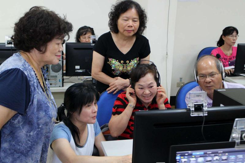 大家一起看老師教學