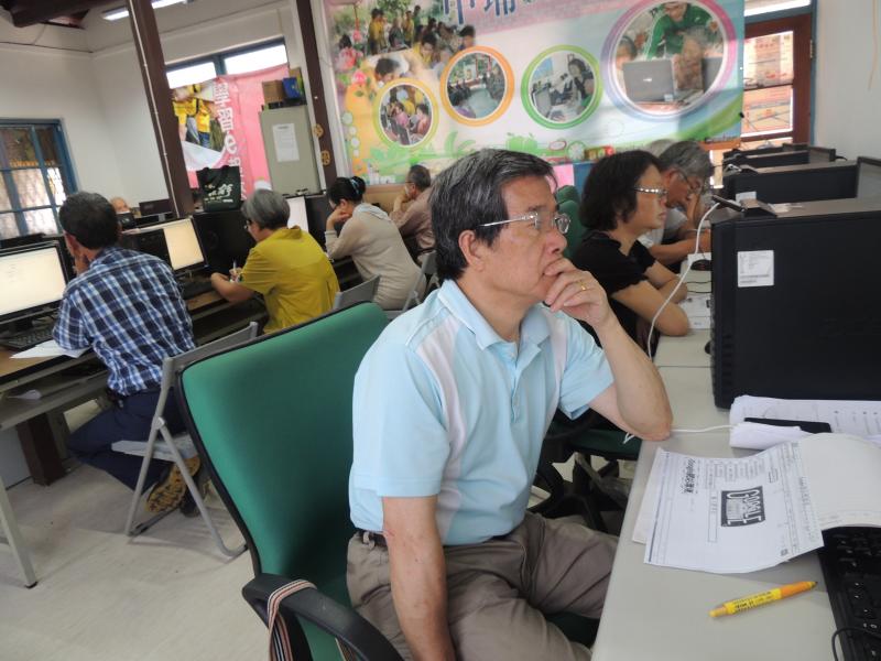 GOOGLE信箱申請及加入好友操作