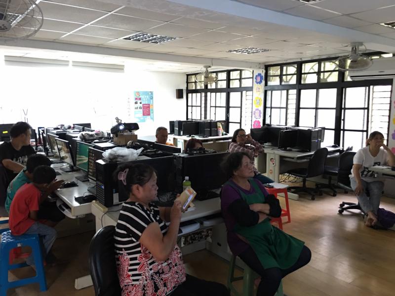 天涯海角賴著你-封面照