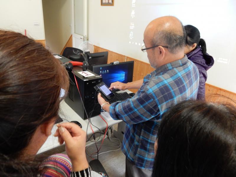 拍照很容易-封面照