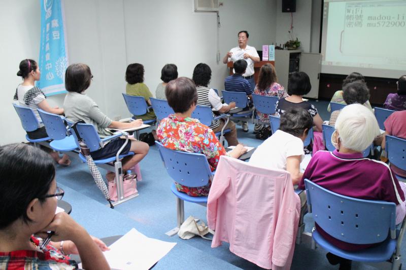 一機在手~希望無窮智慧型手機-封面照