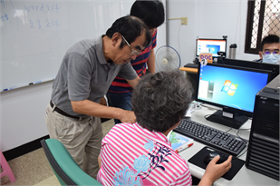 阿公阿嬤歡喜學電腦--電腦基礎班-封面照