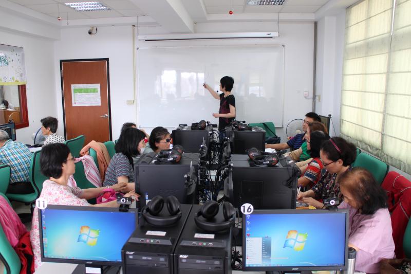 阿公阿嬤歡喜學電腦--網路基礎班-封面照