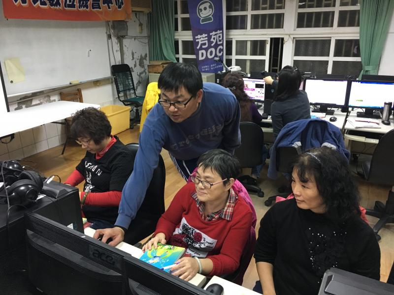 講師指導學員操作