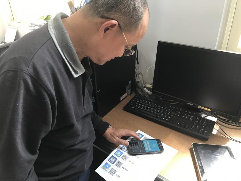 學員參照講義學用中