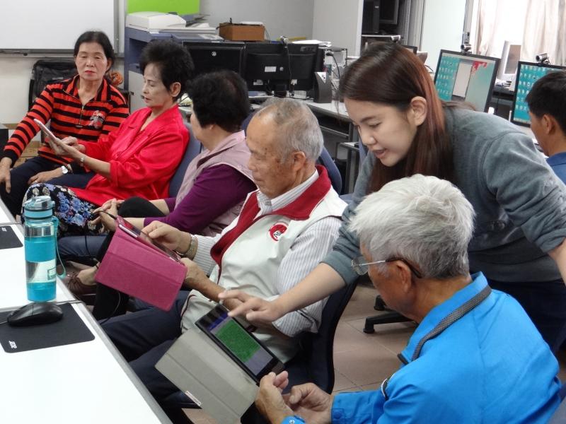 實作輕鬆吃藥吃補APP。