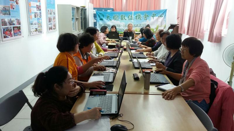 魅力四射-繪圖軟體應用-封面照