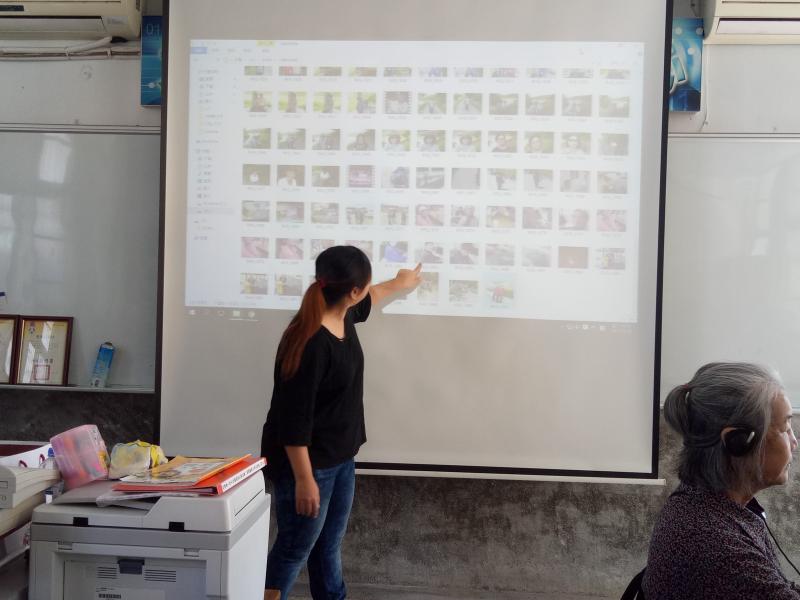 講師數位相機相片資料傳輸至電腦教學