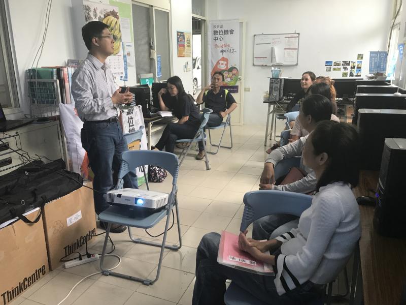 講師教學中