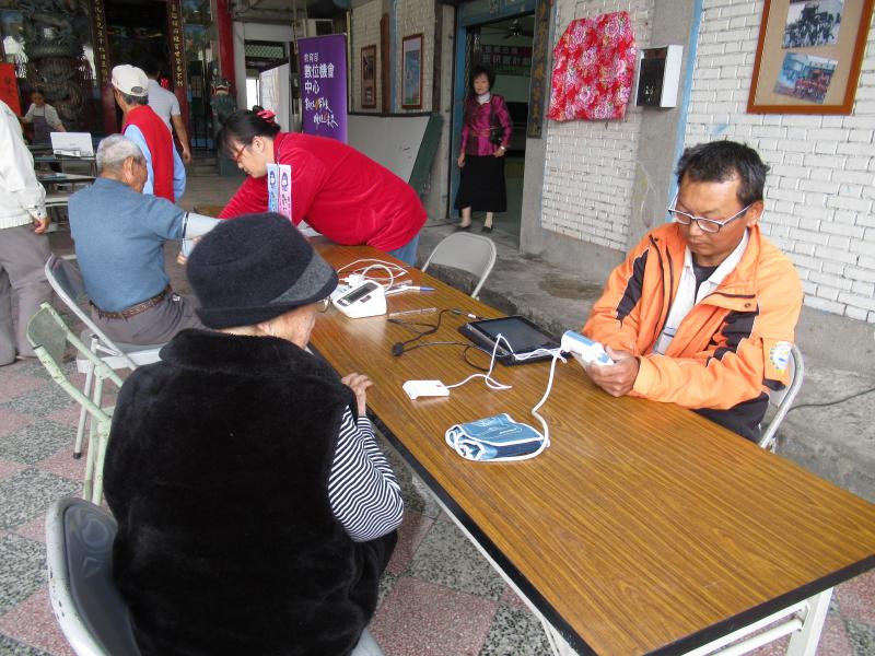 課前課後，社區都有協助量血壓的服務