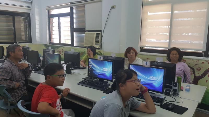 踏入電腦的世界-封面照