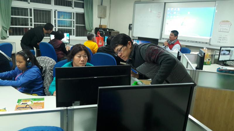 認識電腦在生活上的應用、簡單介紹鍵盤的按鍵位置