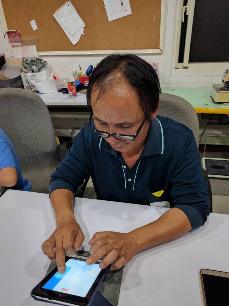 1.介紹修圖軟體-天天p圖  2.使用天天p圖美妝美容功能修圖。  3.使用天天p圖瘋狂變臉功能。  4.介紹鋼琴塊2遊戲軟體。