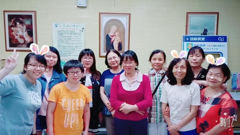 學員全體用拍照軟體合照留念