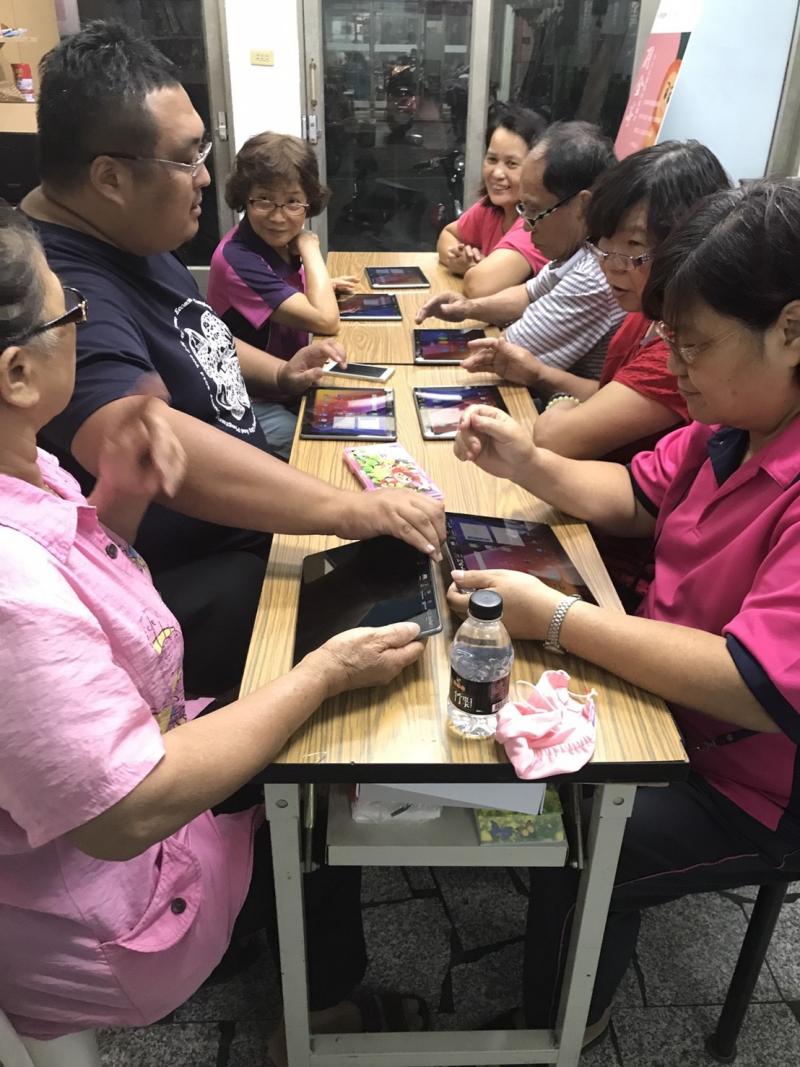 平板上網教學 註冊自己的信箱帳號~還能看新聞、看劇、玩遊戲很紓壓