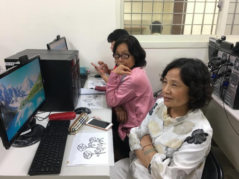 手繪完稿+手機數位拍攝上傳FB