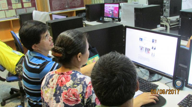 學員嘗試使用網路生活應用：交通、健康、醫療、學習資源應用。