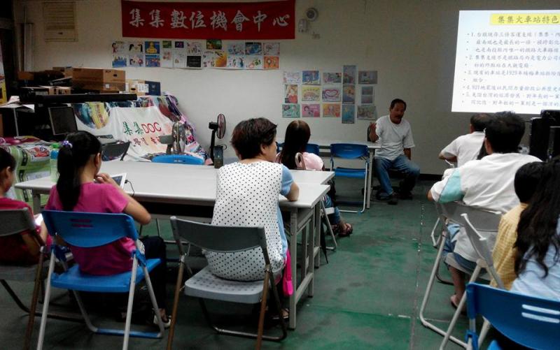 大家都非常認真聽胡老爹解說技巧分享