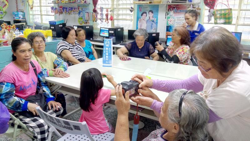 學員開心的學習數位應用