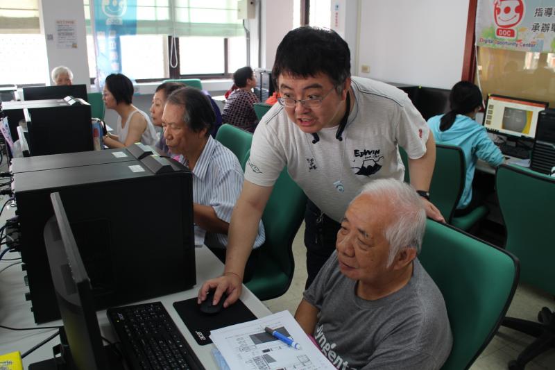 有專業經驗的資訊陳老師，輕鬆的搞懂PPT