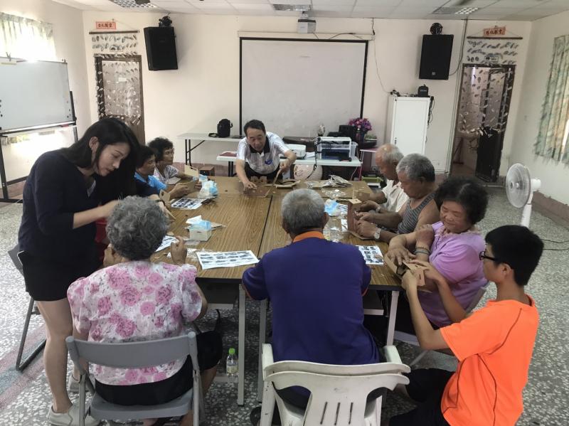 3D探訪新科技-阿公阿嬤3D國度暨VR虛擬世界遊蹤-封面照