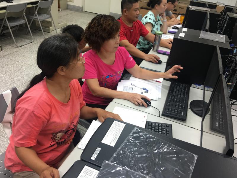 學員互享討論文書處理軟體操作情形