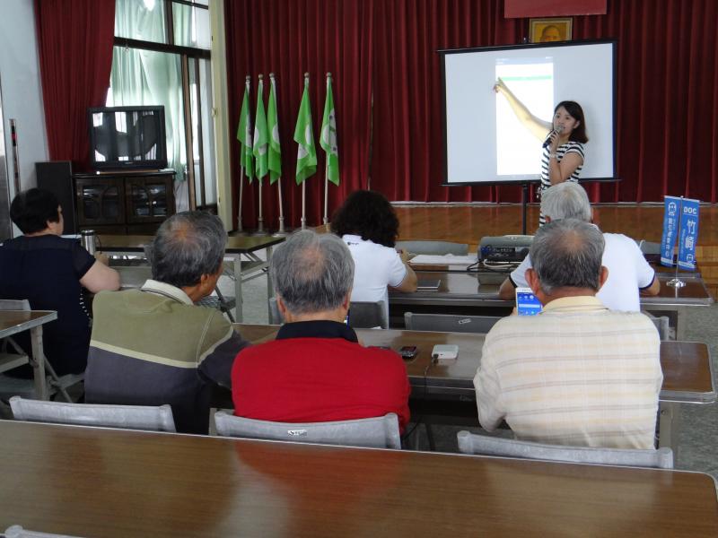 課程開始，講師教授防網路詐騙宣導。