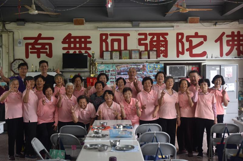 大家e起滑滑滑!!-平板電腦、智慧型手機推廣應用-封面照