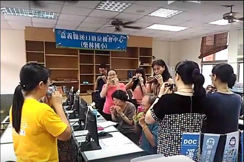 學員錄影學員們一 起合奏之小星星