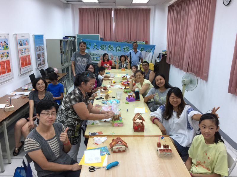 一起開心大合照