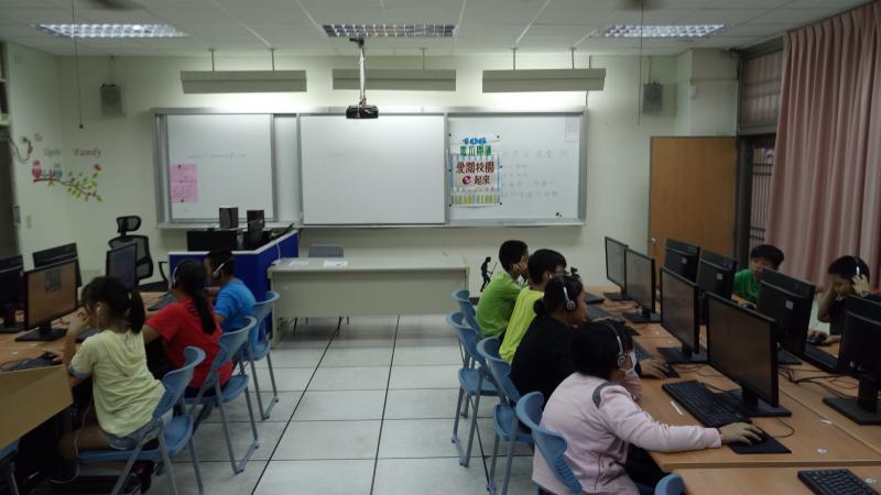 線上影音資料庫學習應用與教學(十二)	-封面照