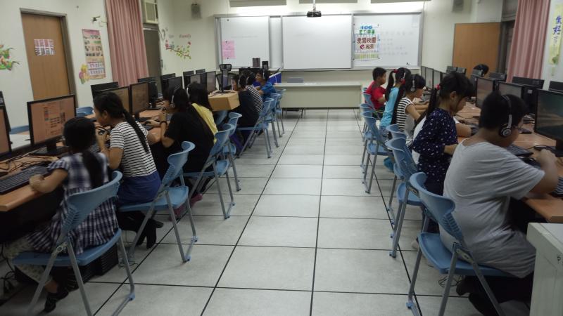 線上影音資料庫學習應用與教學(十三)	-封面照