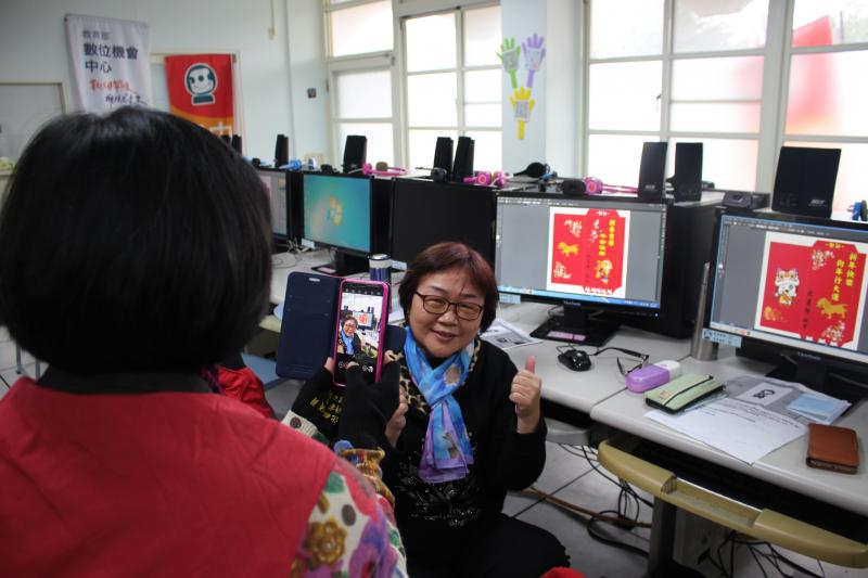 學員一起和作品合照