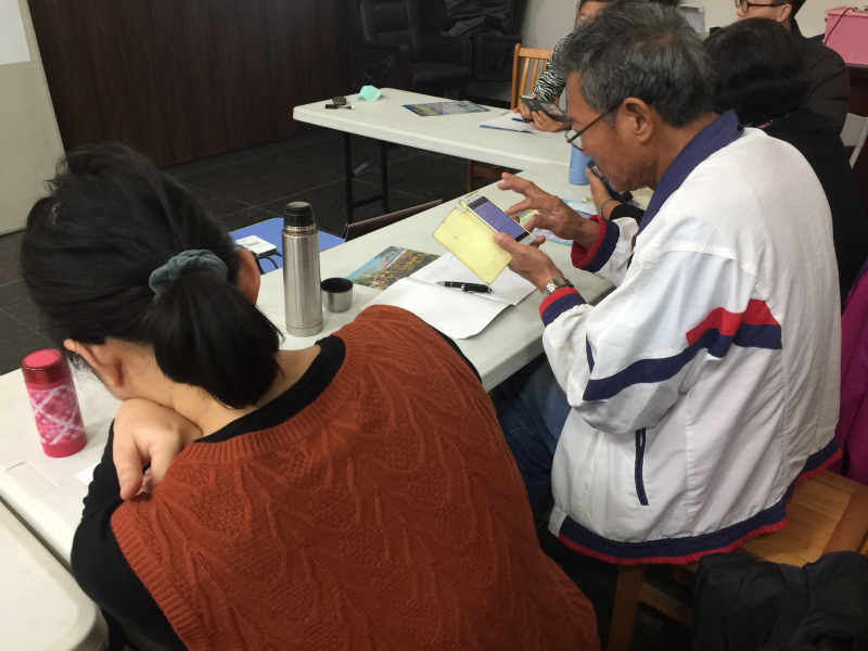 學員們實際操作LINE