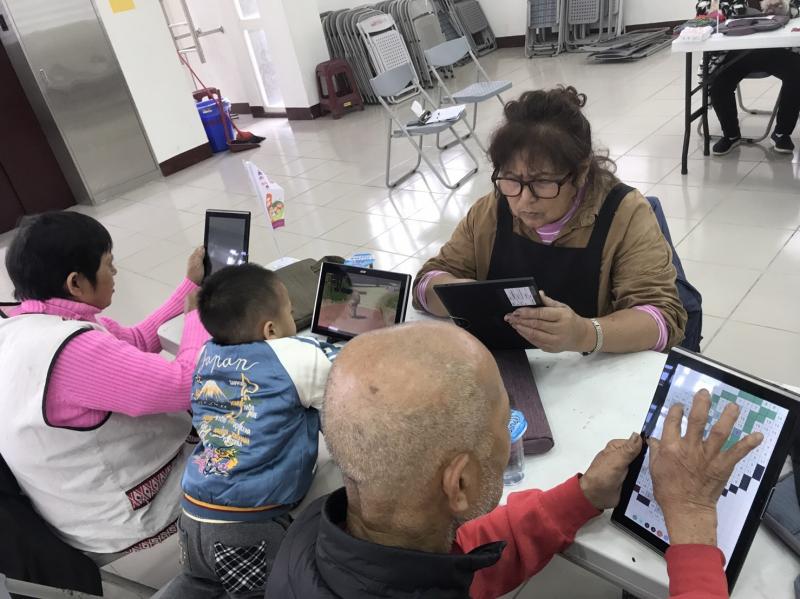 學員練習用平板創作