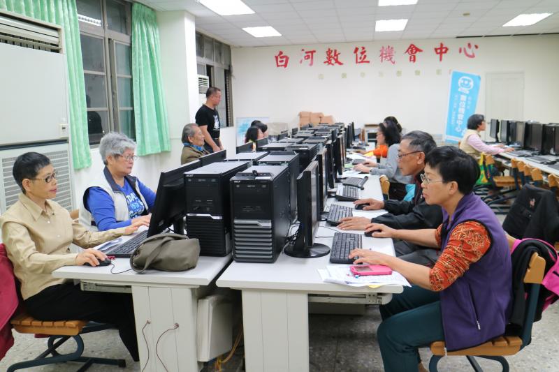 電腦畫圖好EAZY:在地特色小物製作我也會(一)-封面照