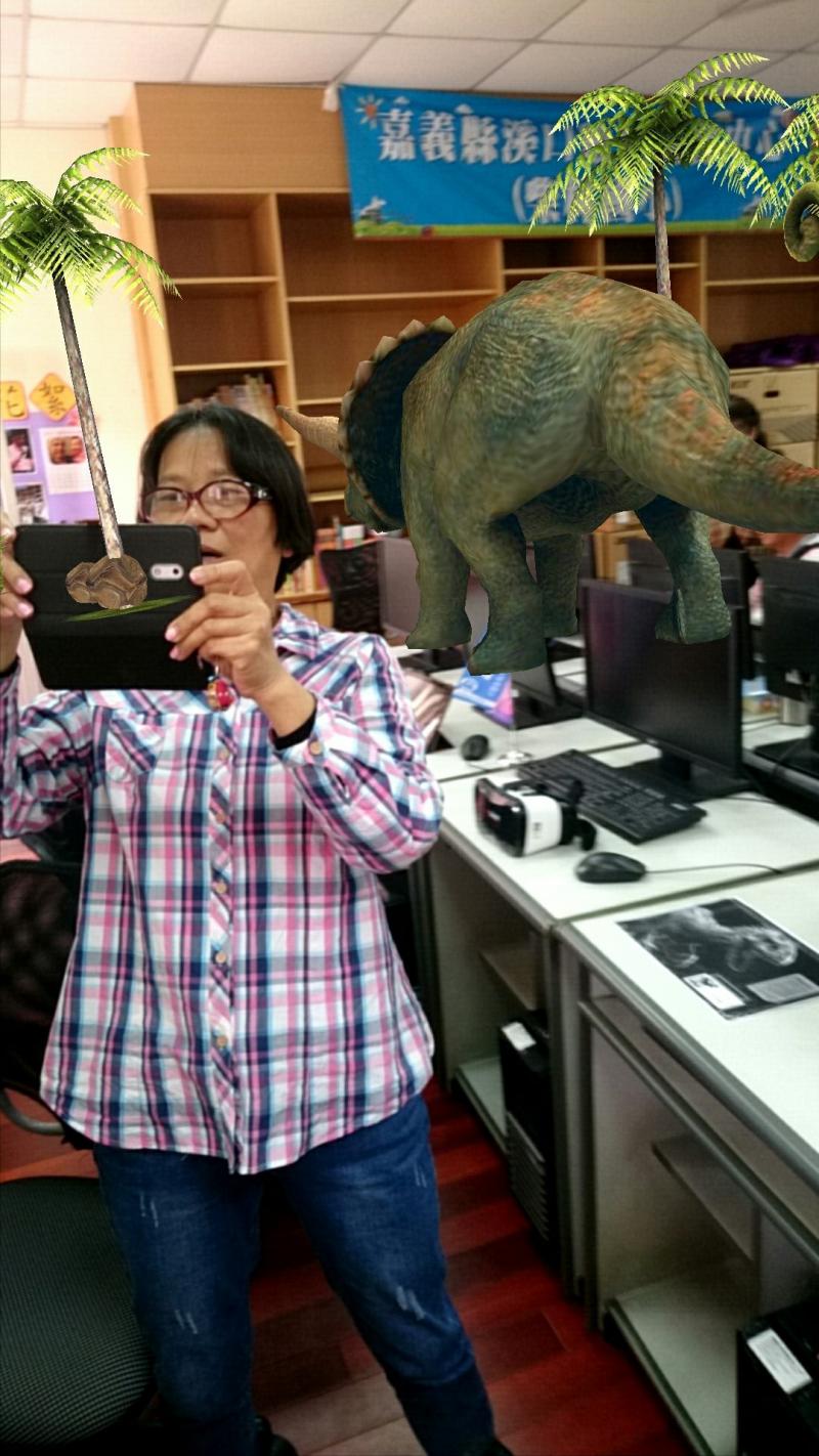AR帶恐龍逛大街體驗