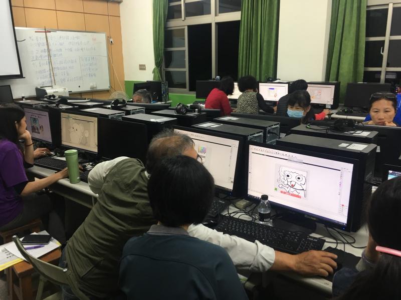 學員有問題互相教學