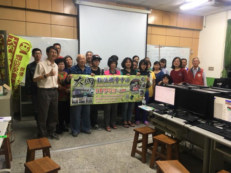 大家合照囉～拍一張上課的合影