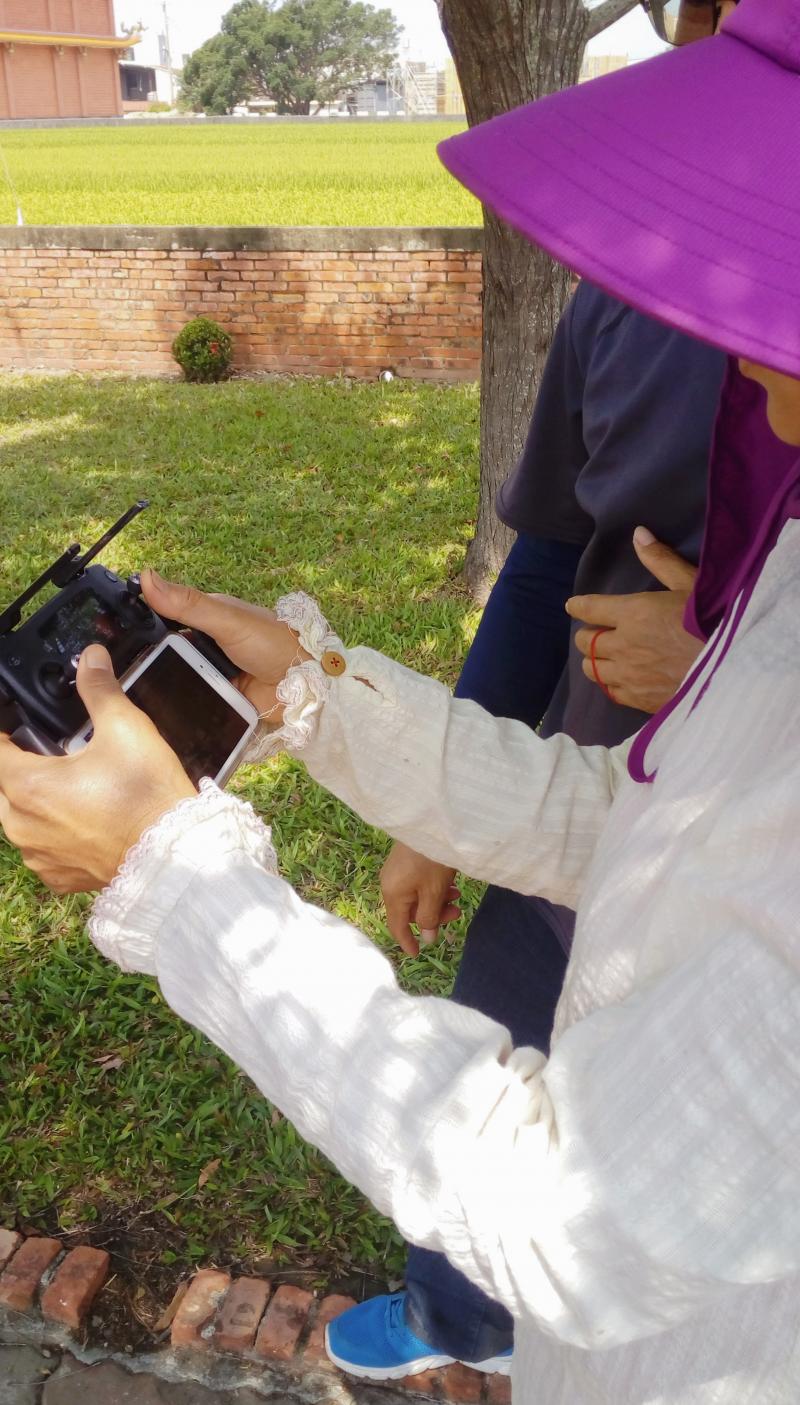 學員一惠操作空拍機