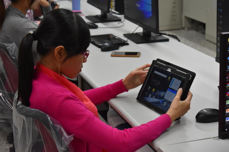  教導如何自拍以及如何幫別人拍出好看照片